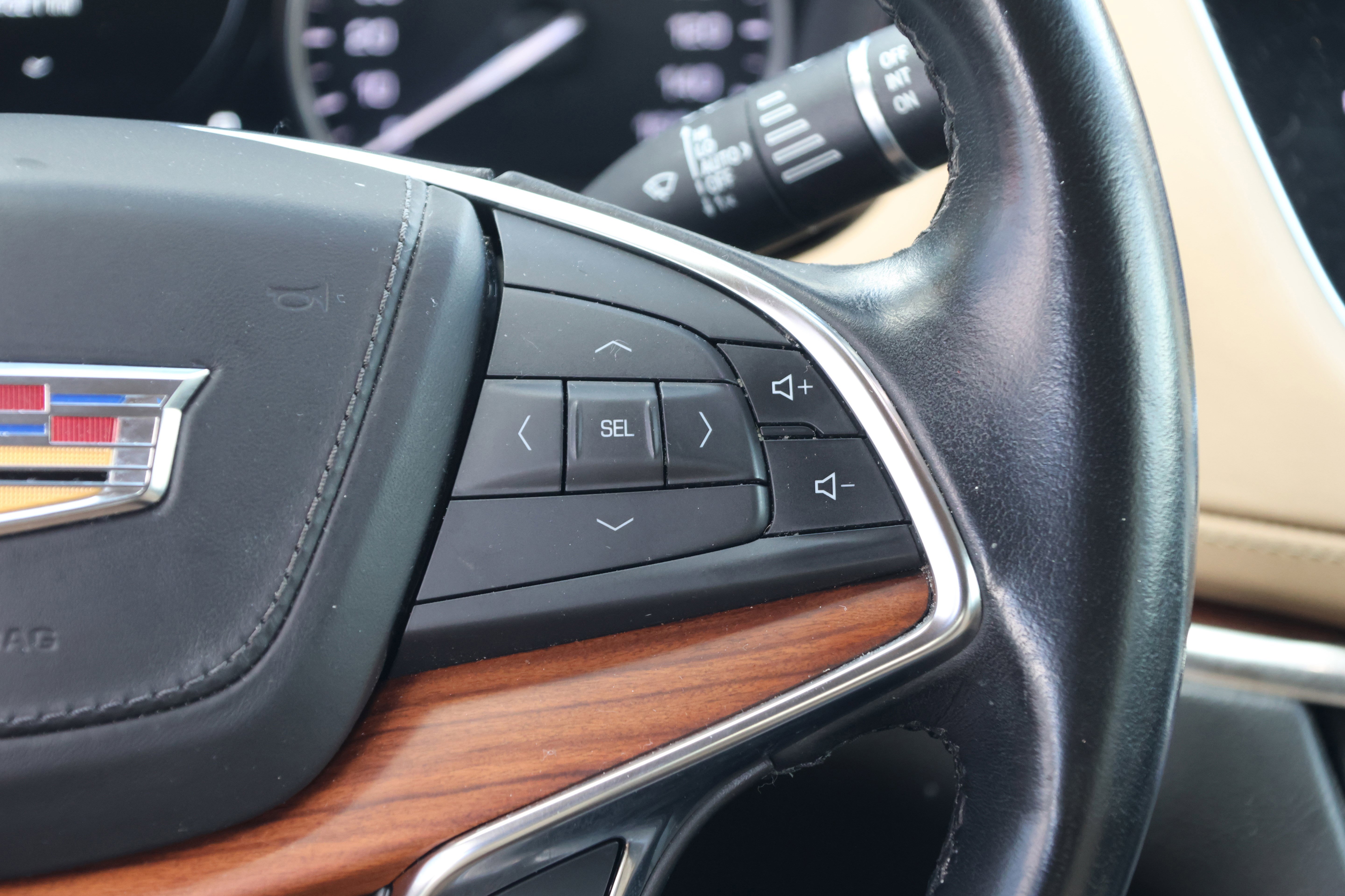 Used 2019 Cadillac XT5 Platinum AWD/4WD image 24