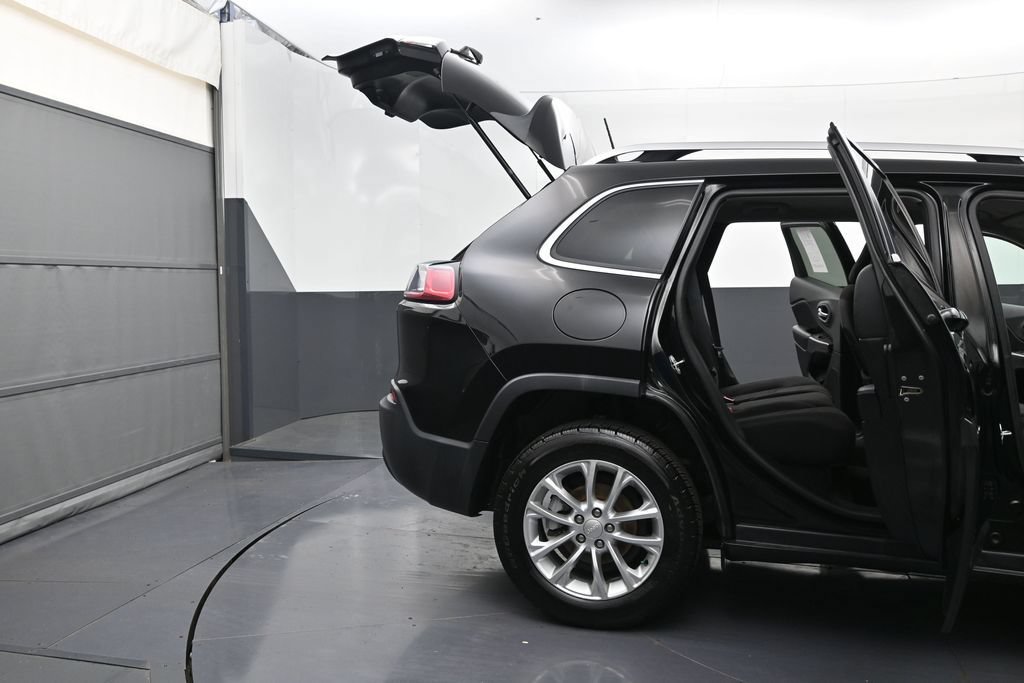 Used 2019 Jeep Cherokee Latitude w/ Popular Appearance Group FWD image 10