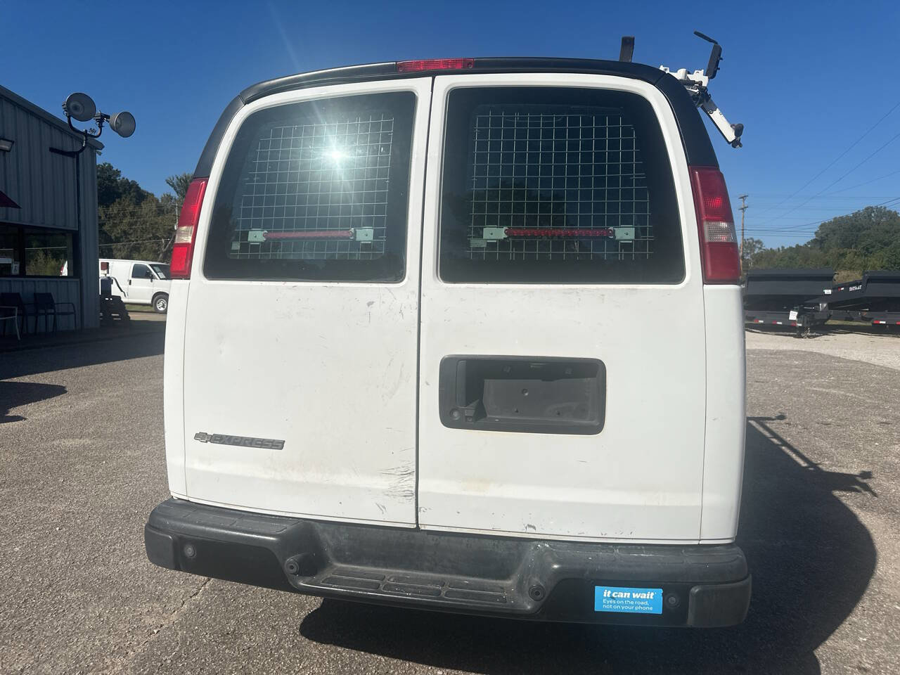 Used 2018 Chevrolet Express 2500 w/ Driver Convenience Package image 7