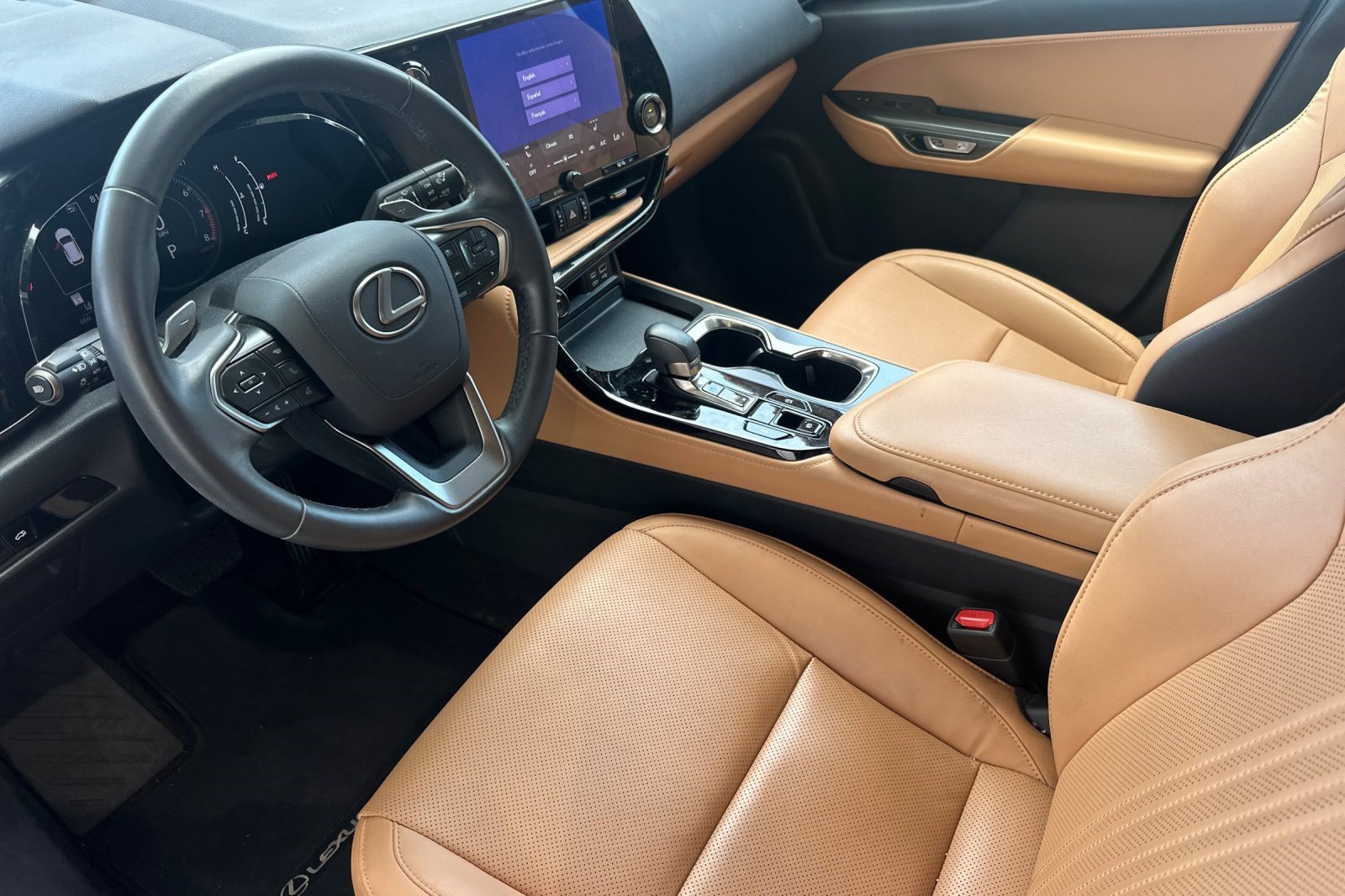 Used 2024 Lexus NX 250 FWD image 11