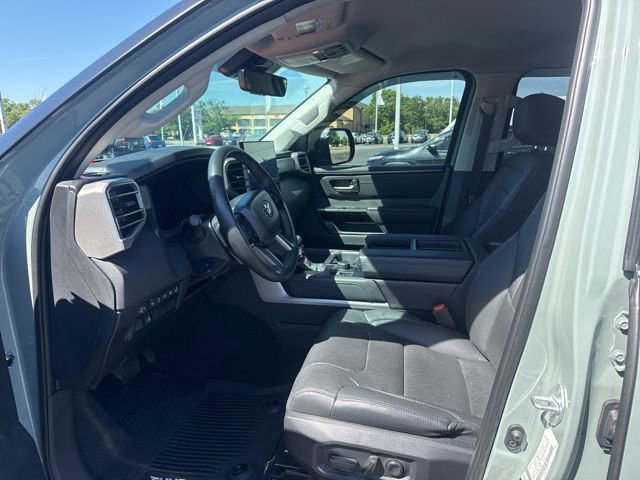 Used 2024 Toyota Tundra Limited AWD/4WD image 23