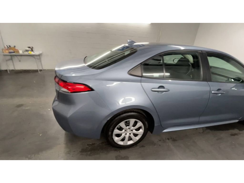 Used 2023 Toyota Corolla LE image 9