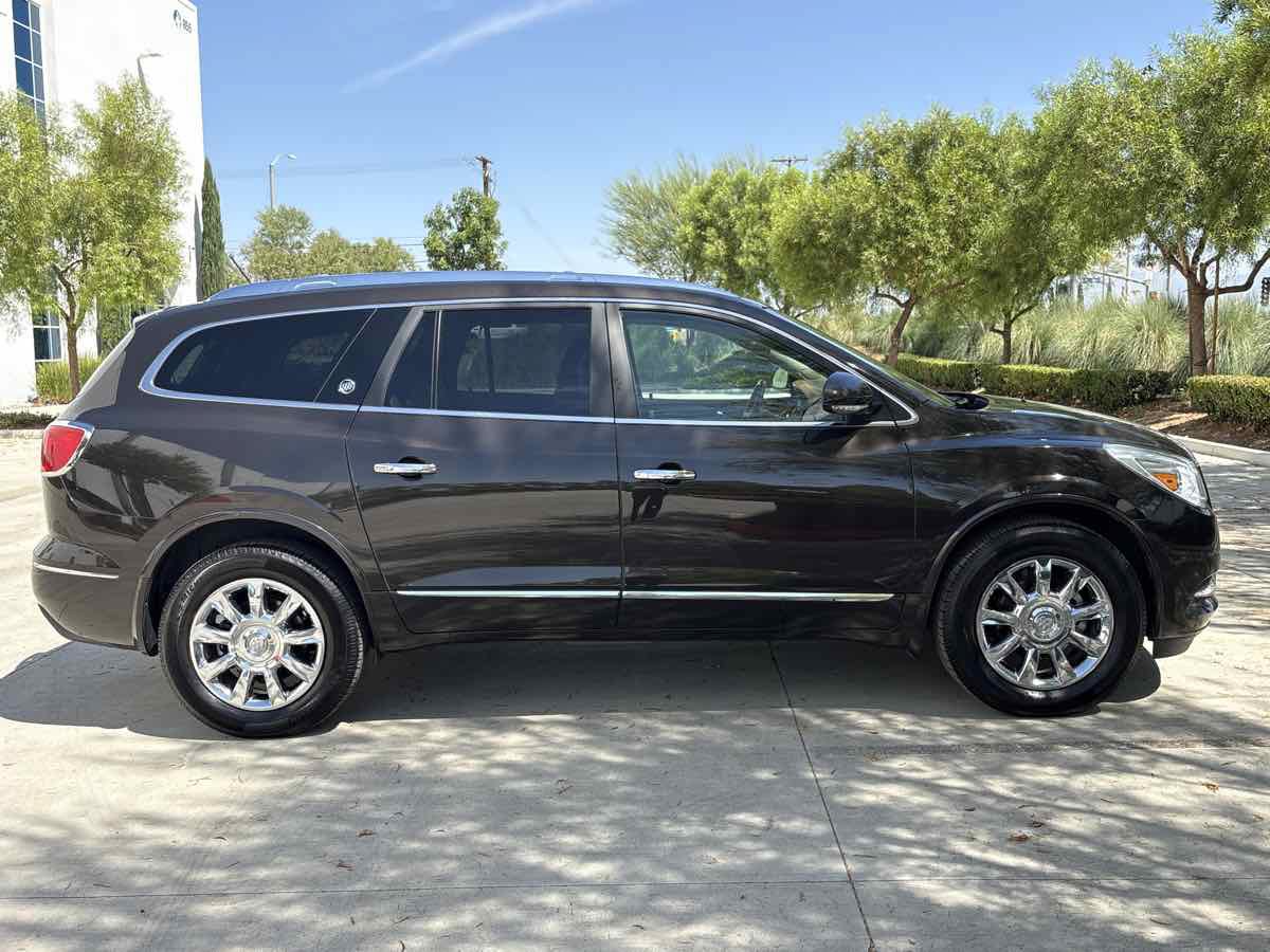 Used 2013 Buick Enclave Premium FWD image 2