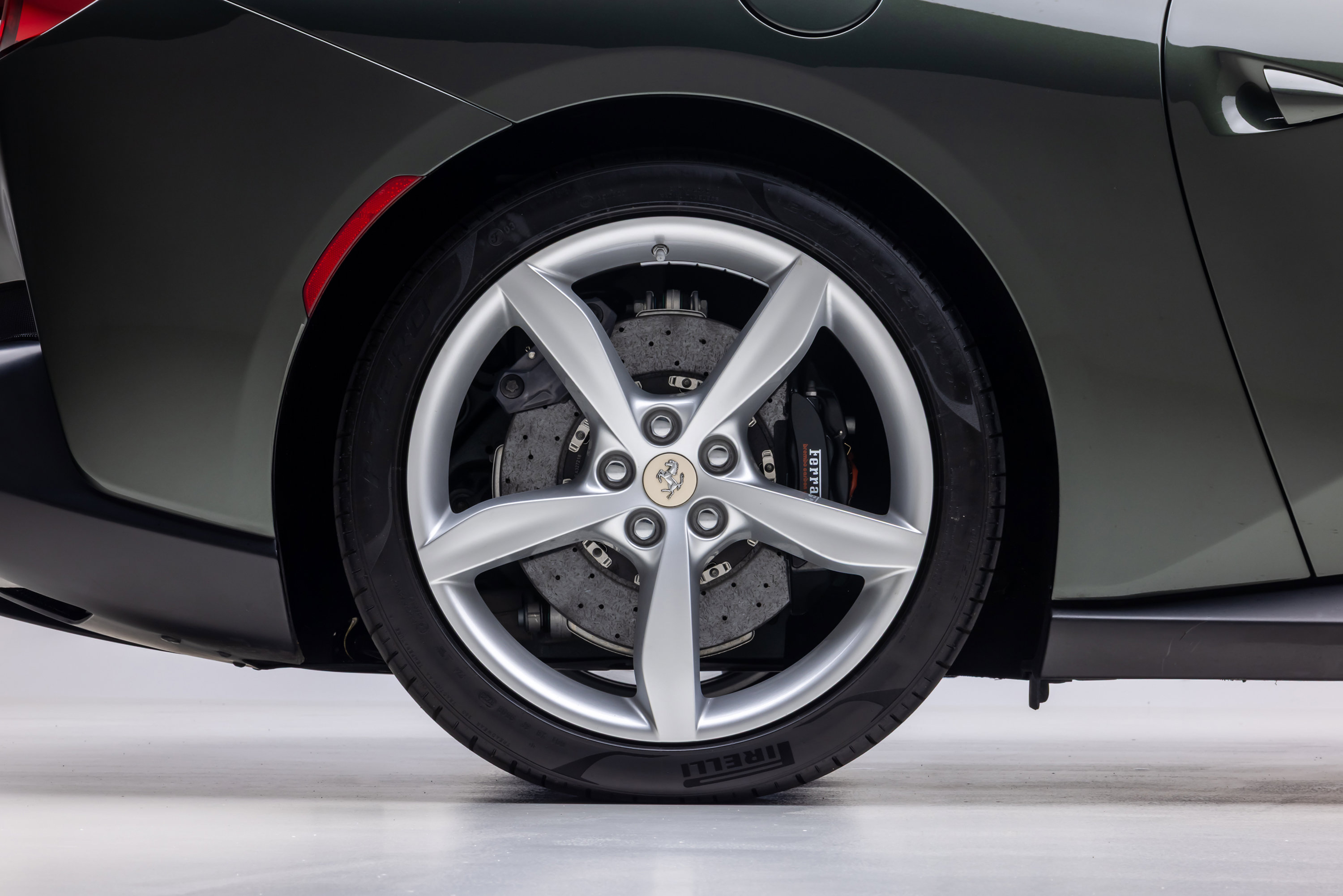 Certified 2019 Ferrari Portofino RWD image 17