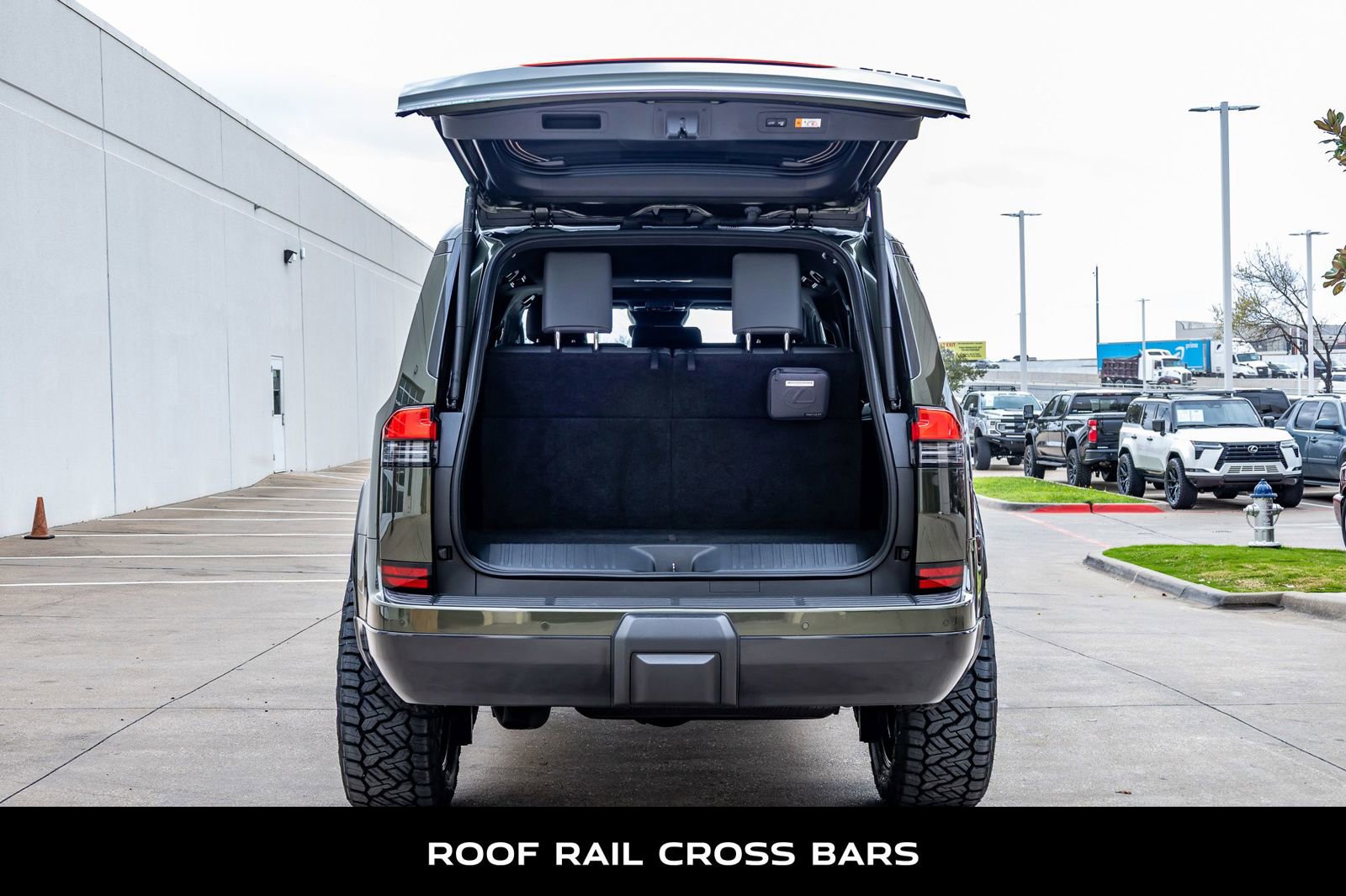 Used 2024 Lexus GX 550 w/ Accessory Package (2T) AWD/4WD image 9