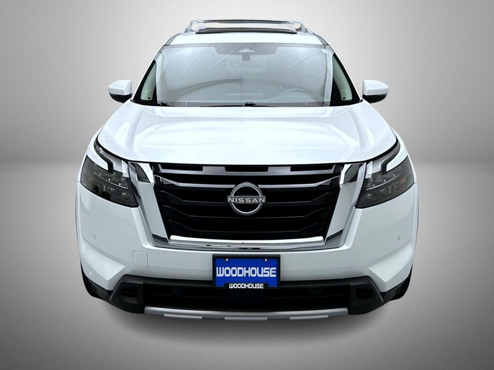 Used 2025 Nissan Pathfinder SL w/ SL Premium Package AWD/4WD image 2