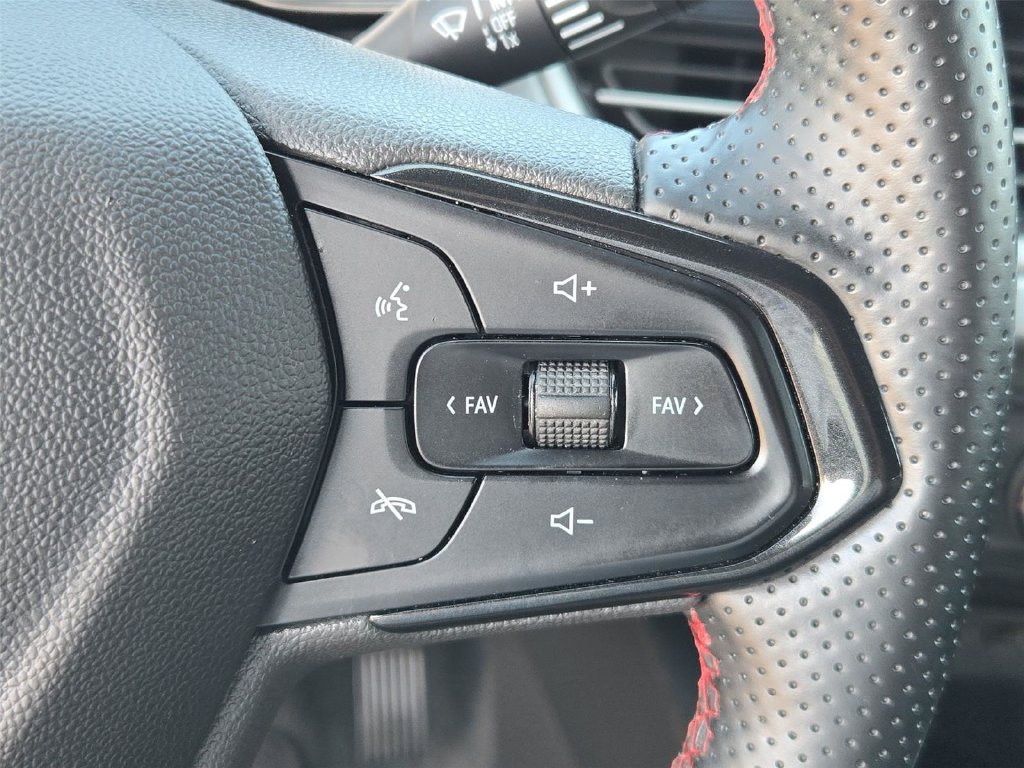 Used 2024 Chevrolet Trax RS w/ Driver Confidence Package FWD image 36