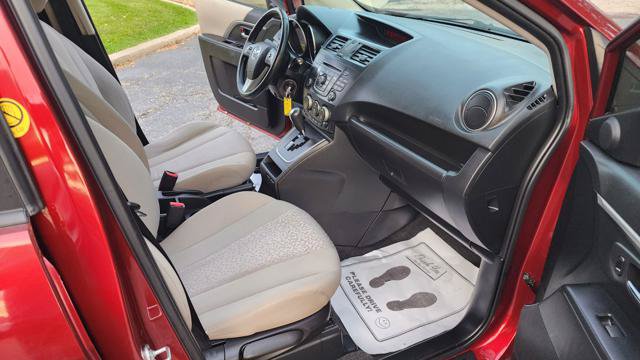 Used 2012 MAZDA MAZDA5 Touring w/ Moonroof & Audio Pkg FWD image 14