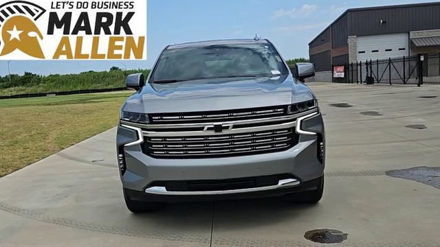 Used 2023 Chevrolet Suburban Premier w/ Premium Package 2 AWD/4WD image 3