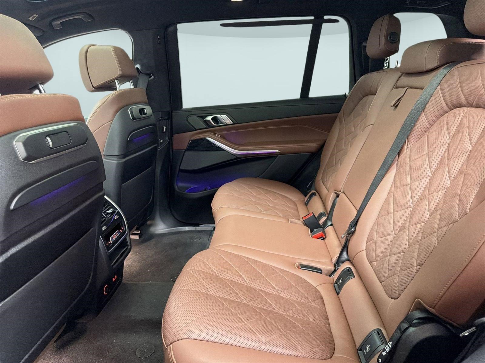 Certified 2024 BMW X7 xDrive40i w/ M Sport Package image 26