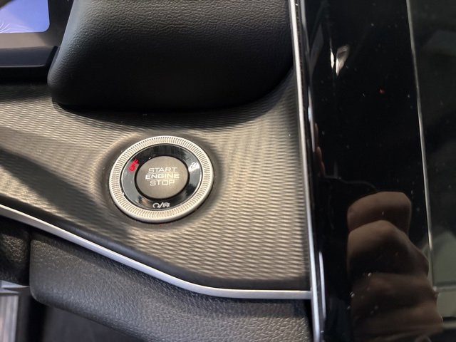 Used 2023 Jeep Grand Cherokee Altitude image 15