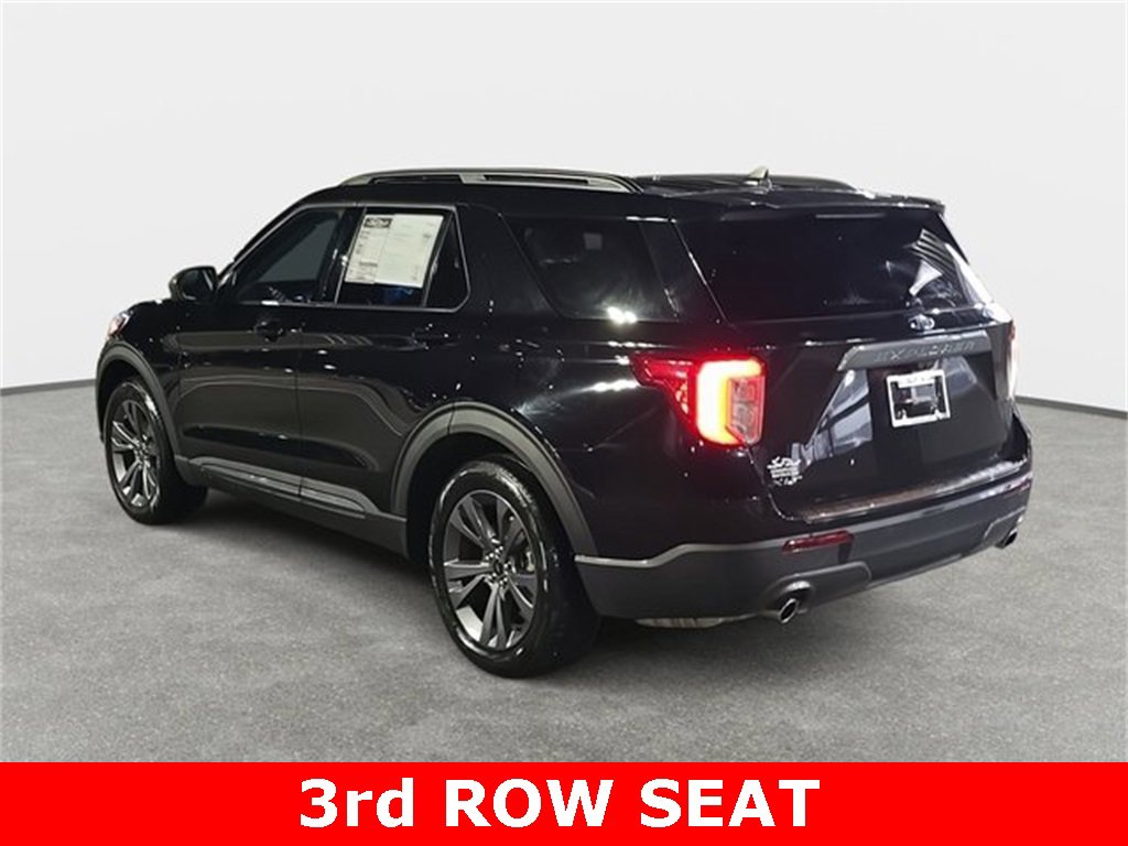 Used 2021 Ford Explorer XLT w/ Equipment Group 202A image 2