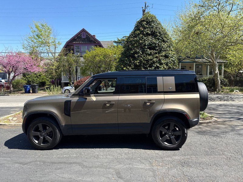 Used 2020 Land Rover Defender 110 S AWD/4WD image 7