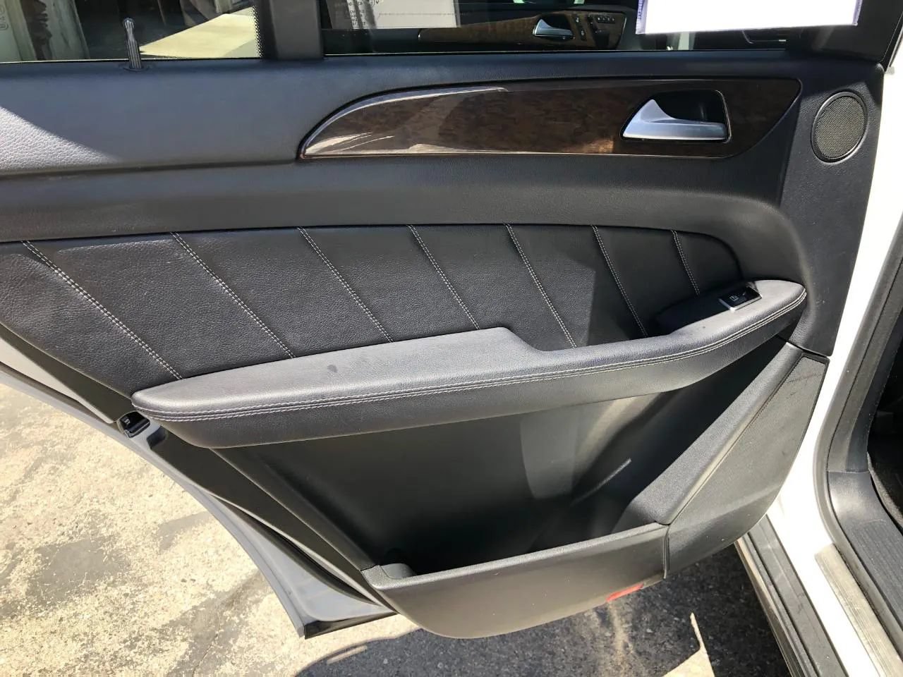 Used 2015 Mercedes-Benz GL 450 4MATIC image 35