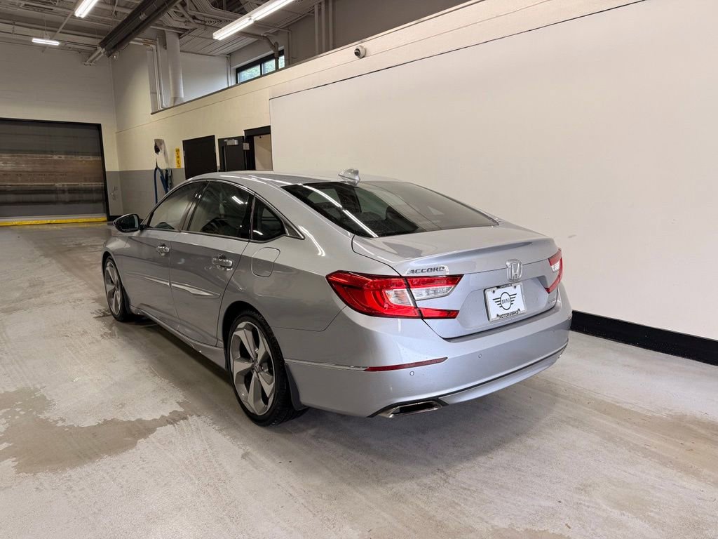 Used 2018 Honda Accord Touring image 3
