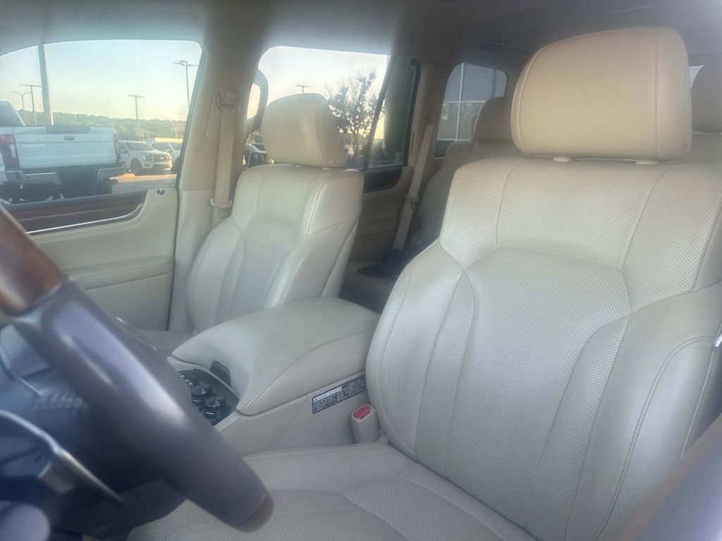 Used 2018 Lexus LX 570 4WD w/ Luxury Package image 7