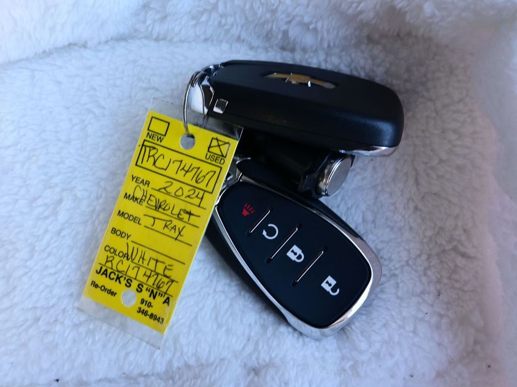 Used 2024 Chevrolet Trax ACTIV w/ Sunroof Package FWD image 22