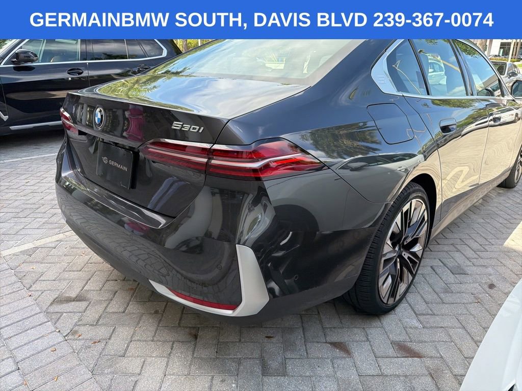 Used 2024 BMW 530i w/ Premium Package image 9