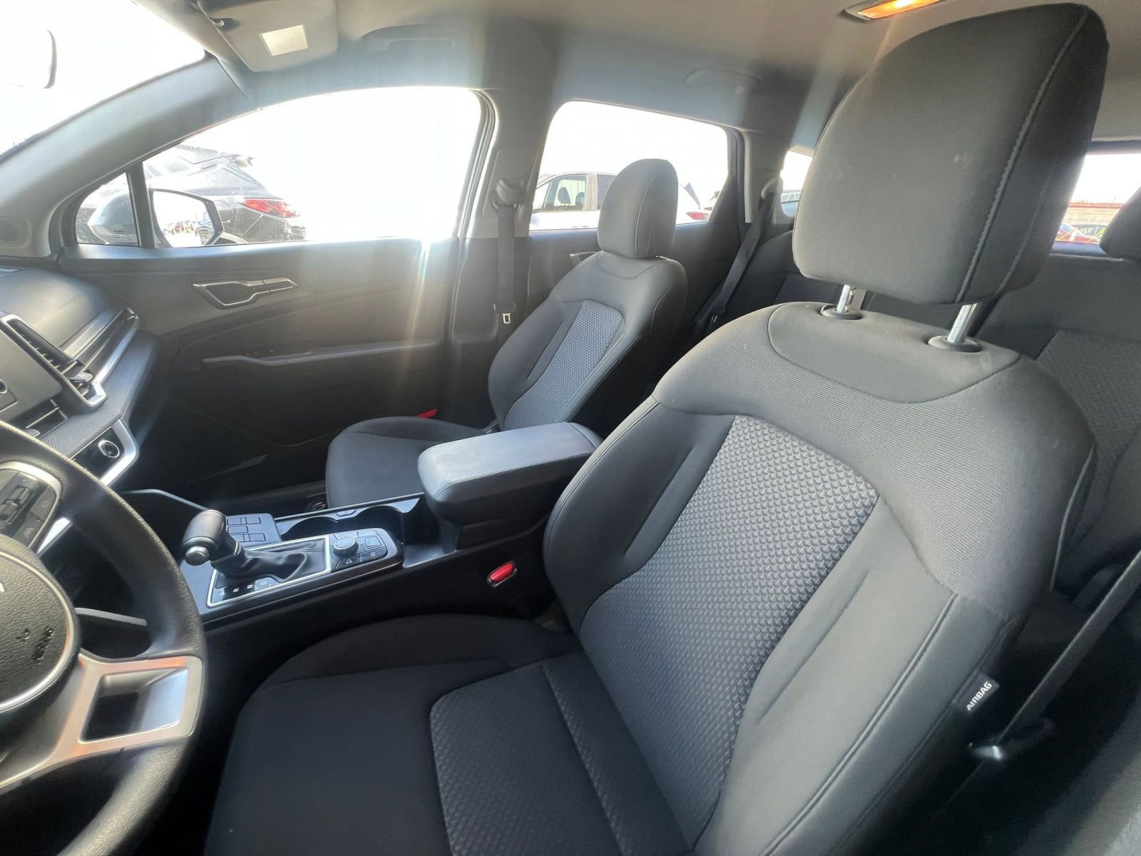 Used 2025 Kia Sportage LX image 36