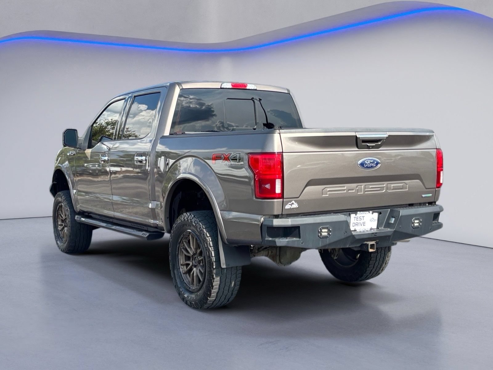 Used 2018 Ford F150 Lariat w/ Equipment Group 502A Luxury AWD/4WD image 3
