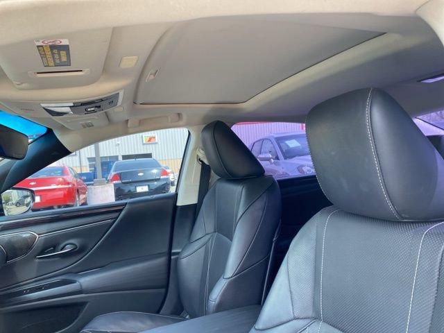 Used 2021 Lexus ES 300h w/ Accessory Package 2 FWD image 11