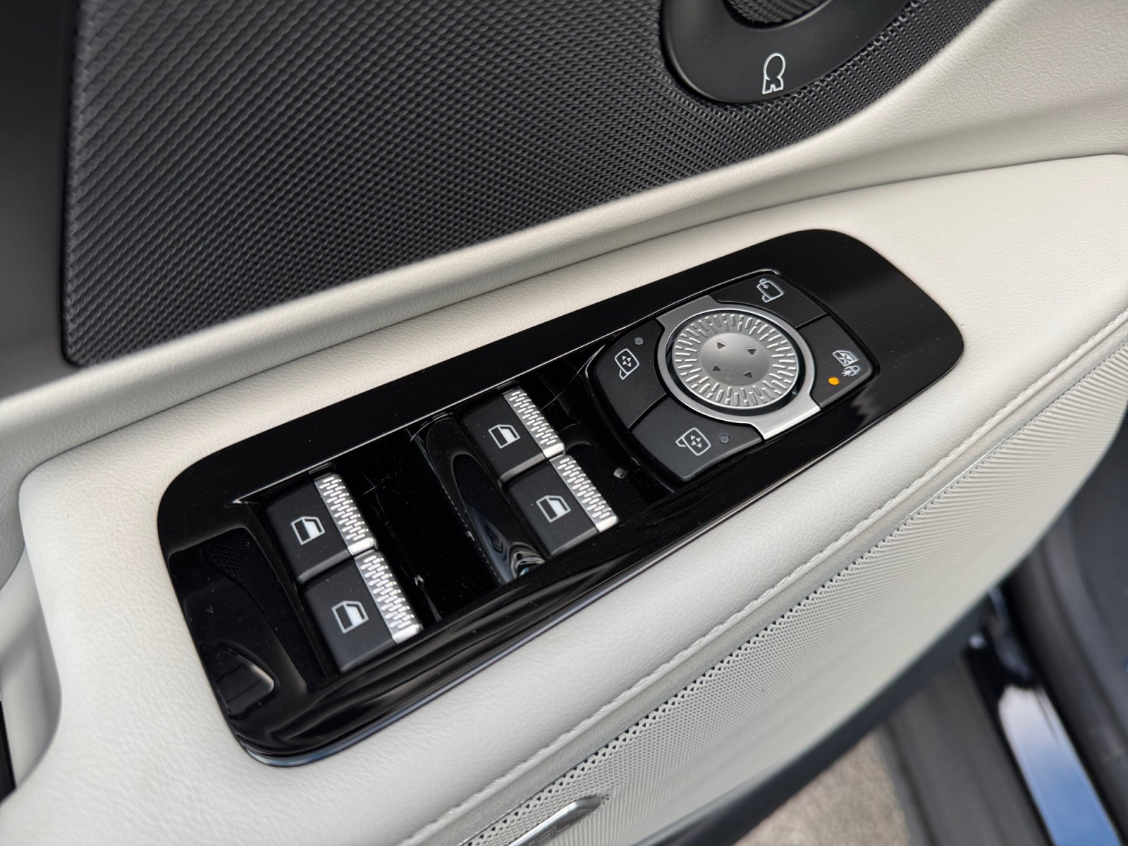 New 2026 Lincoln Nautilus Premier w/ Equipment Group 102A image 20