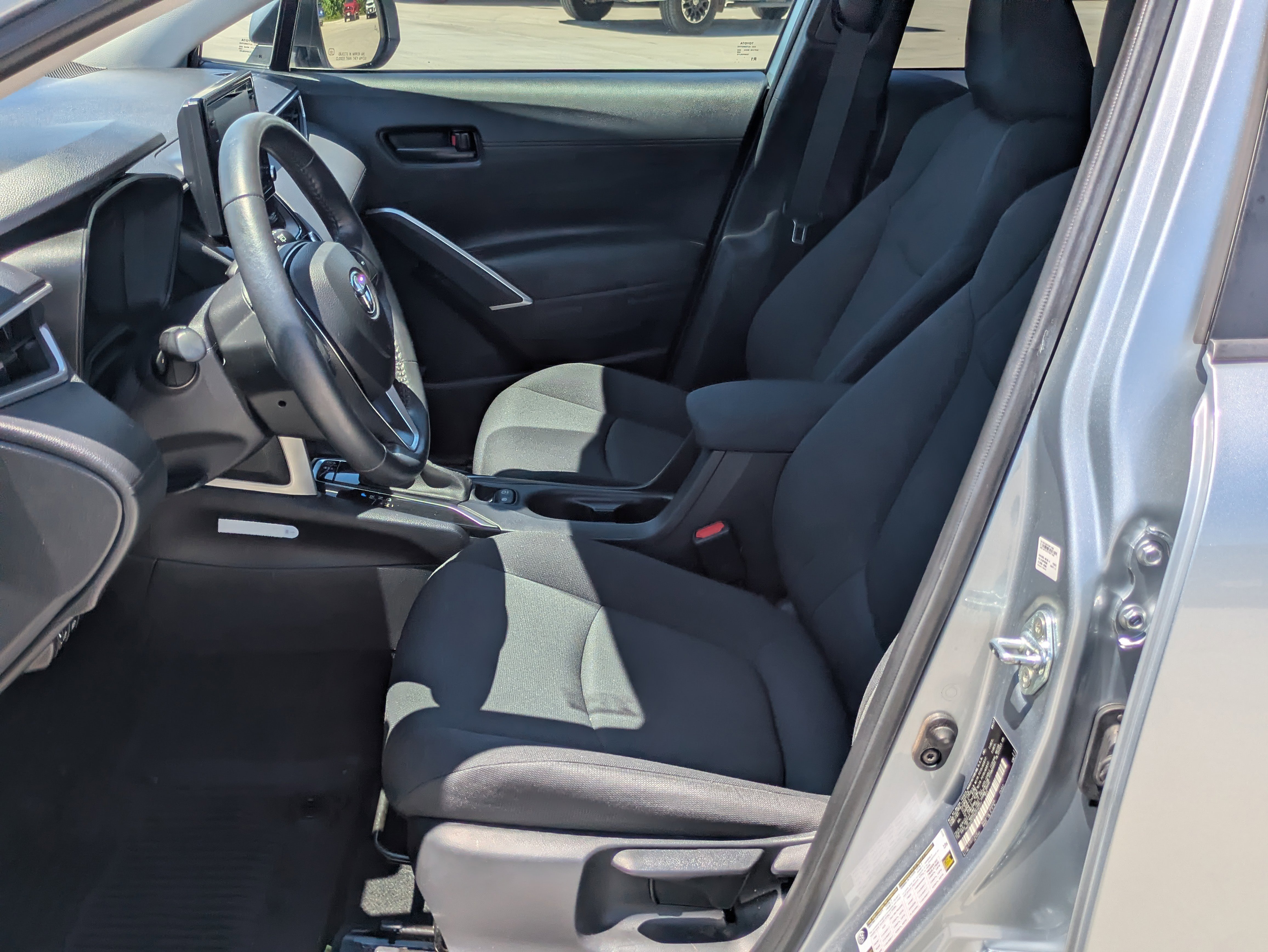 Certified 2022 Toyota Corolla Cross LE AWD/4WD image 10