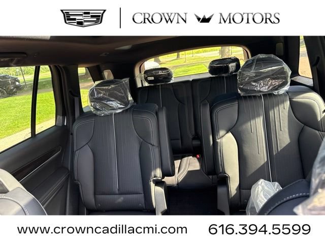 New 2027 Cadillac Vistiq Sport w/ LPO, Floor Liner Package AWD/4WD image 31