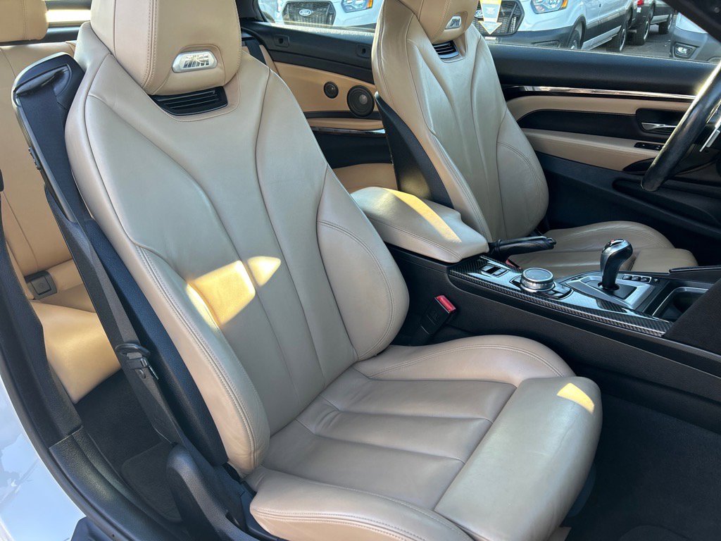 Used 2016 BMW M4 Convertible image 16