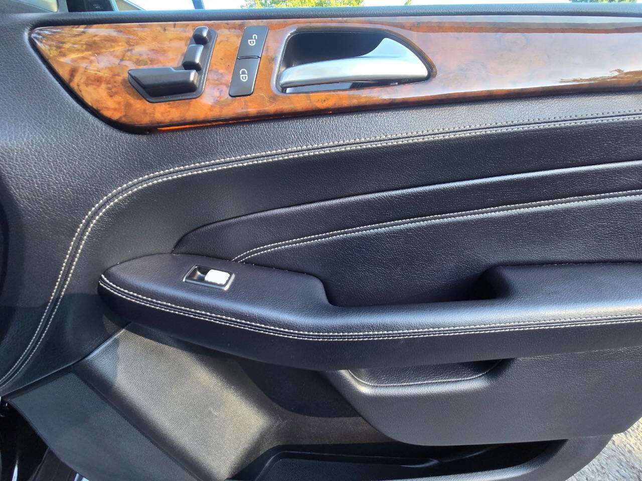 Used 2015 Mercedes-Benz ML 400 4MATIC image 25