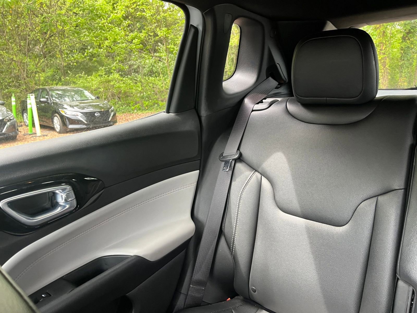 Used 2025 Jeep Compass Limited image 40