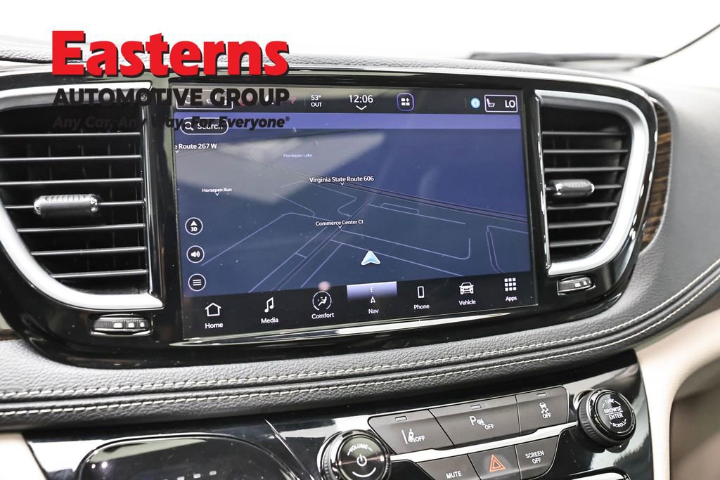 Used 2023 Chrysler Pacifica Limited FWD image 19