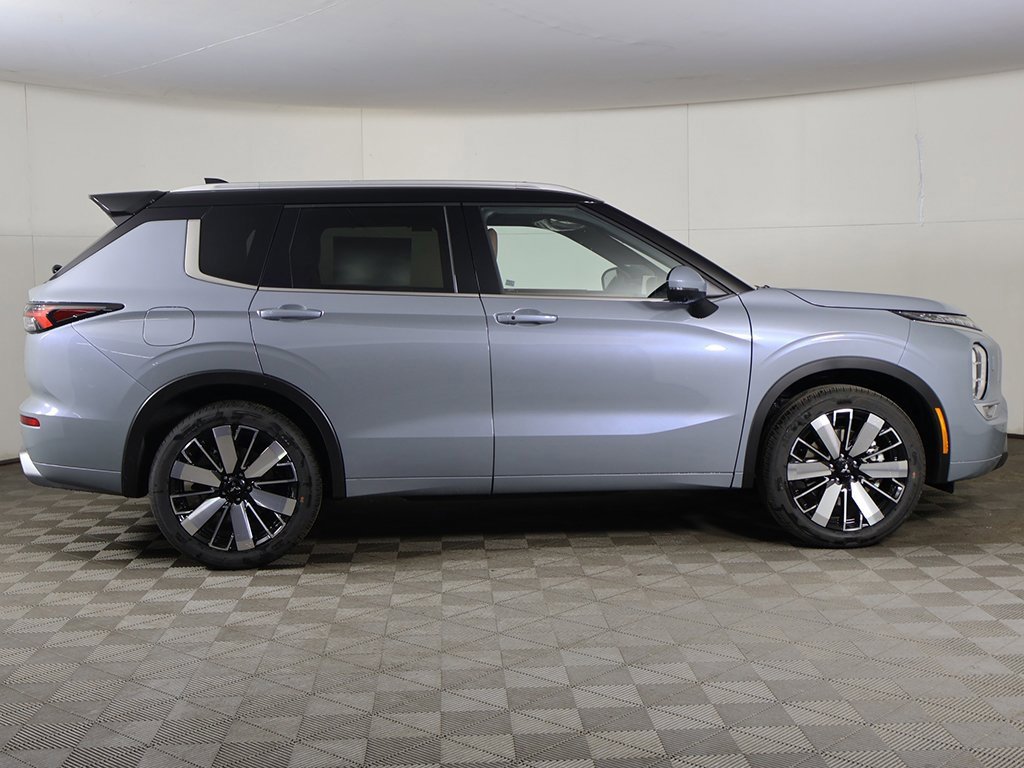 New 2026 Mitsubishi Outlander SEL image 21