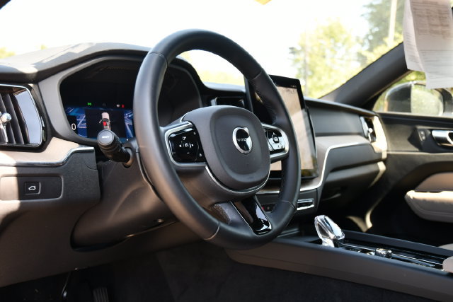 Certified 2026 Volvo XC60 B5 Plus AWD/4WD image 10