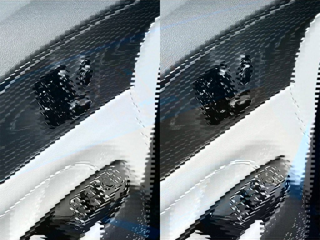 New 2026 Cadillac Lyriq Sport image 18