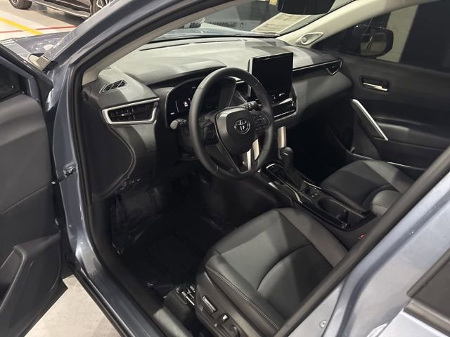 Used 2025 Toyota Corolla Cross XLE w/ Convenience Package AWD/4WD image 12