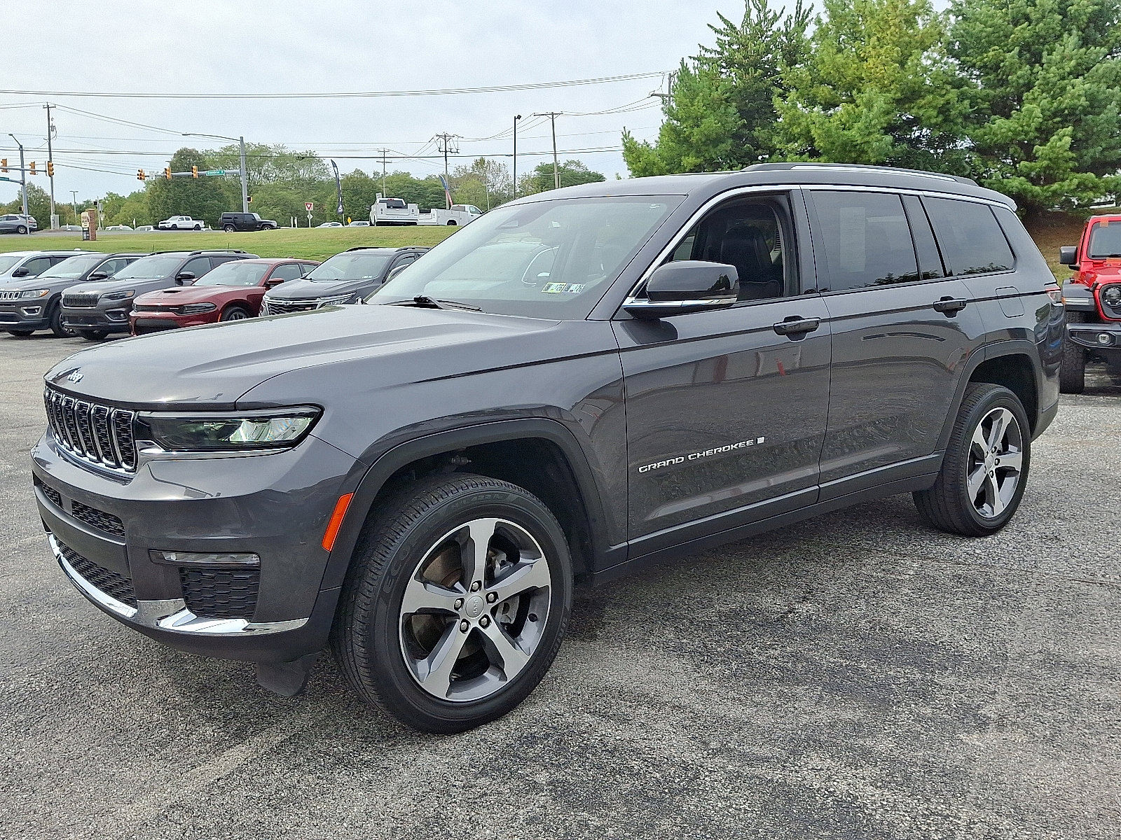 Used 2023 Jeep Grand Cherokee L Limited w/ Trailer Tow Group (B) image 4