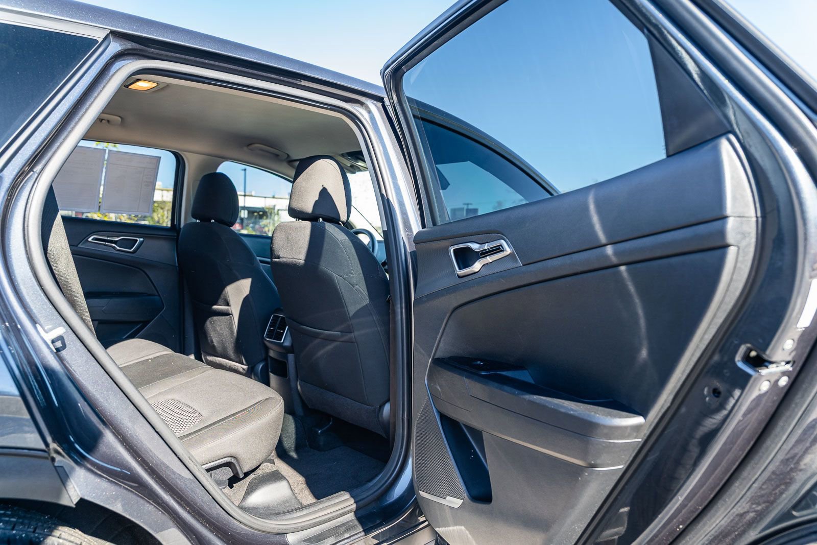 Used 2023 Kia Sportage LX image 13