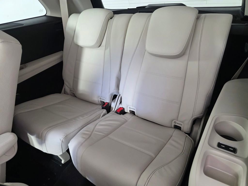 New 2026 Mercedes-Benz GLS 450 4MATIC image 14