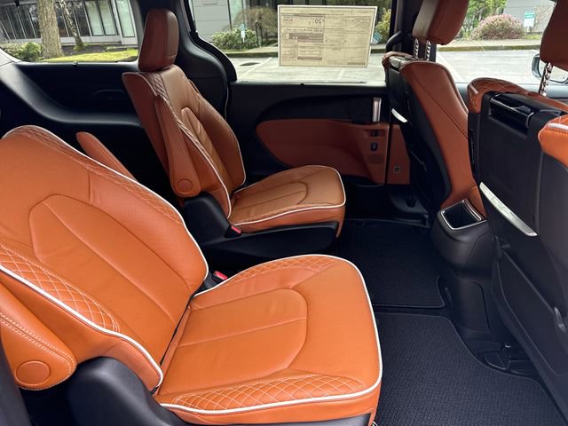 New 2026 Chrysler Pacifica Pinnacle image 10