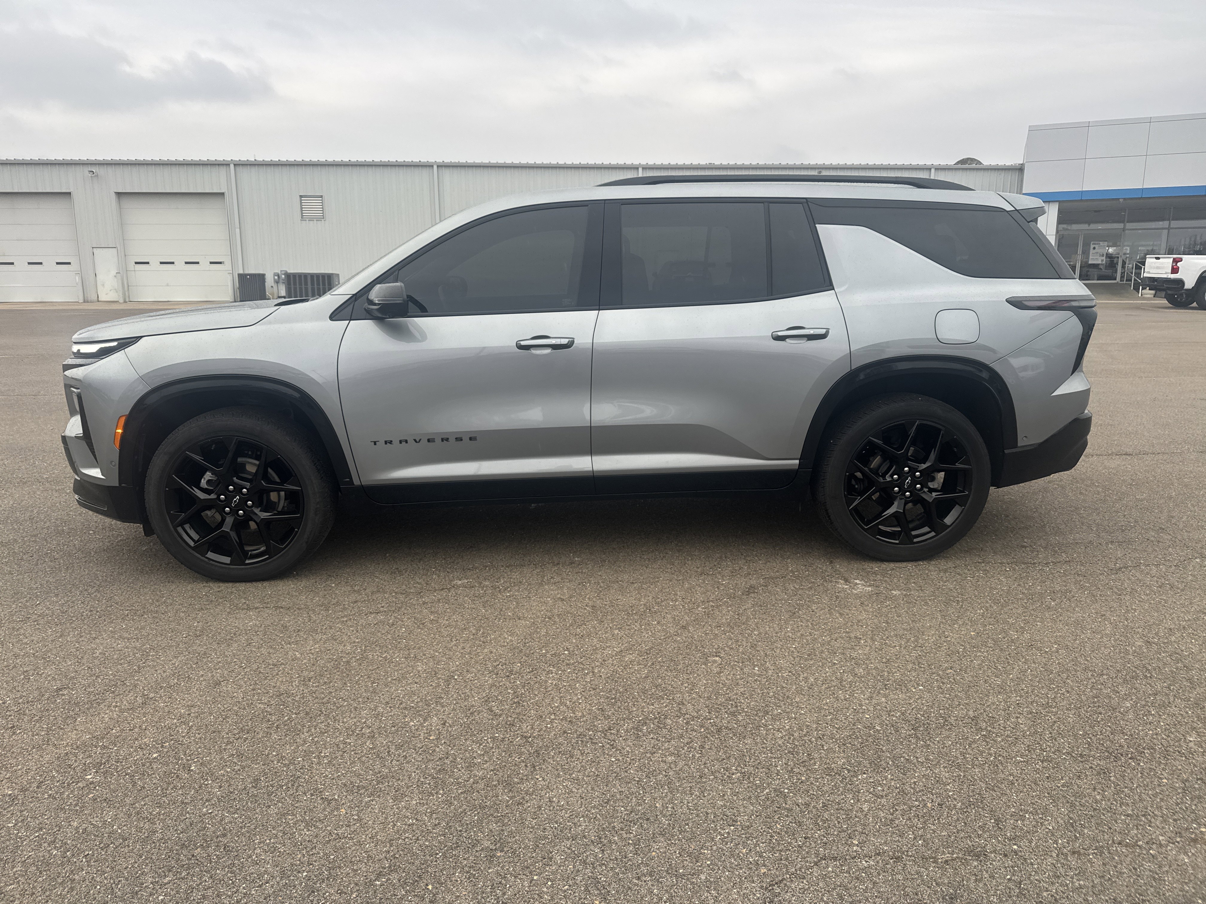 Used 2024 Chevrolet Traverse RS w/ LPO, Floor Liner Package image 2