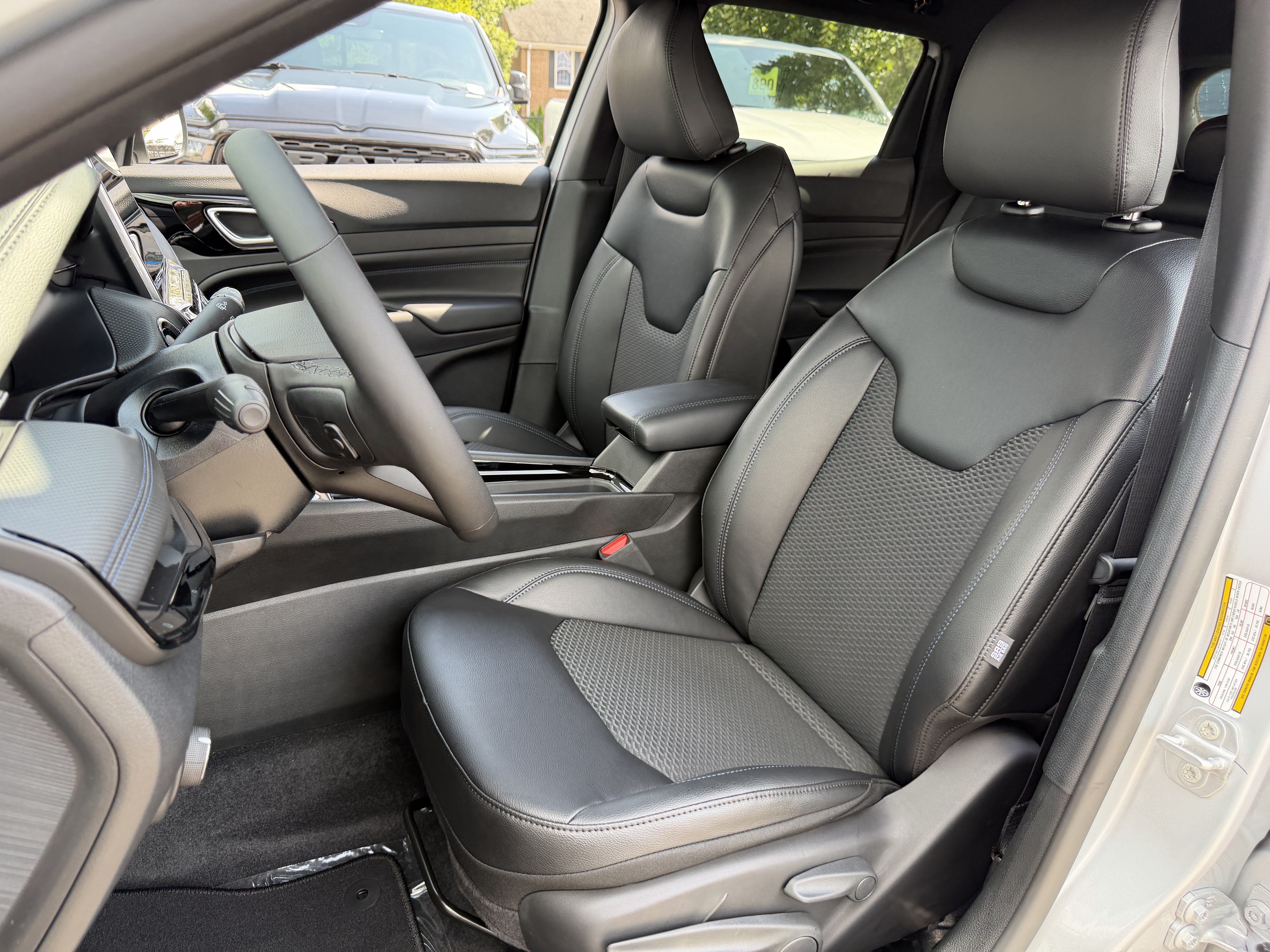 New 2026 Jeep Compass Latitude AWD/4WD image 16