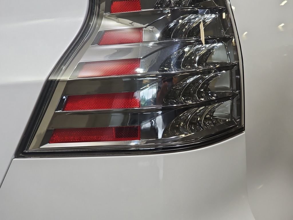 Certified 2023 Lexus GX 460 Premium w/ Premium Plus Package AWD/4WD image 32