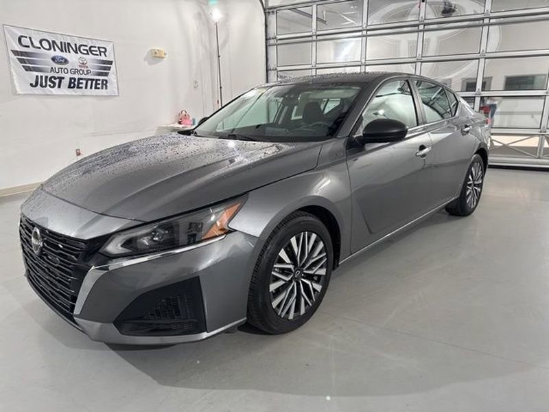 Used 2024 Nissan Altima 2.5 SV image 3