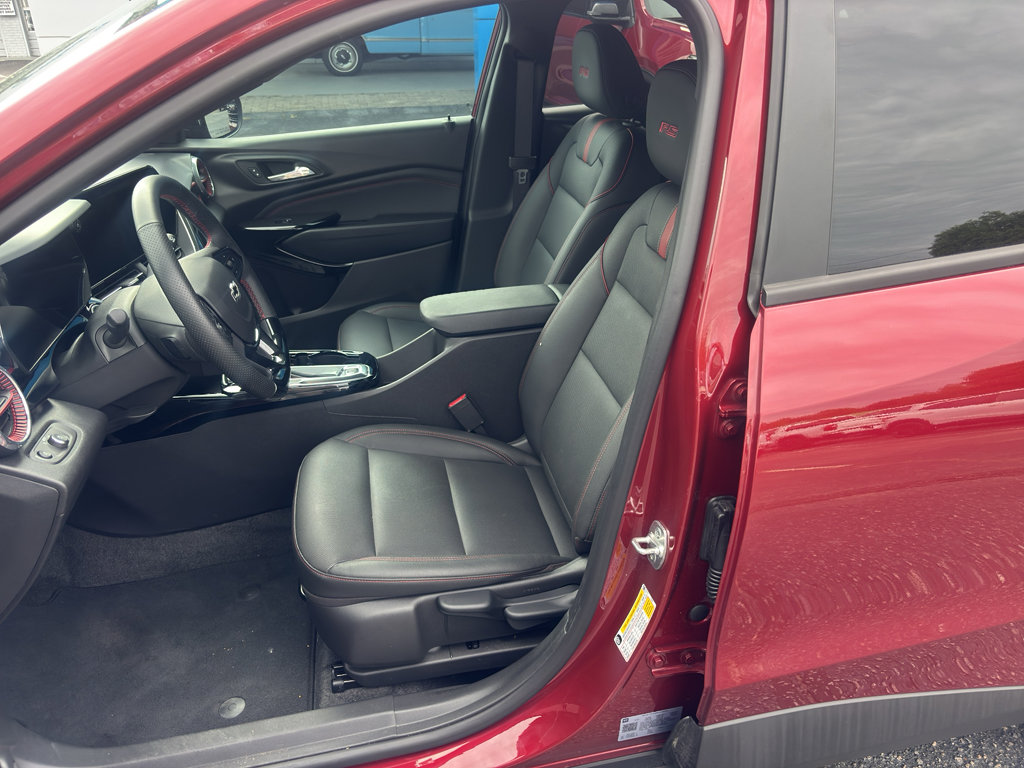 Used 2025 Chevrolet Trax RS w/ Driver Confidence Package FWD image 11