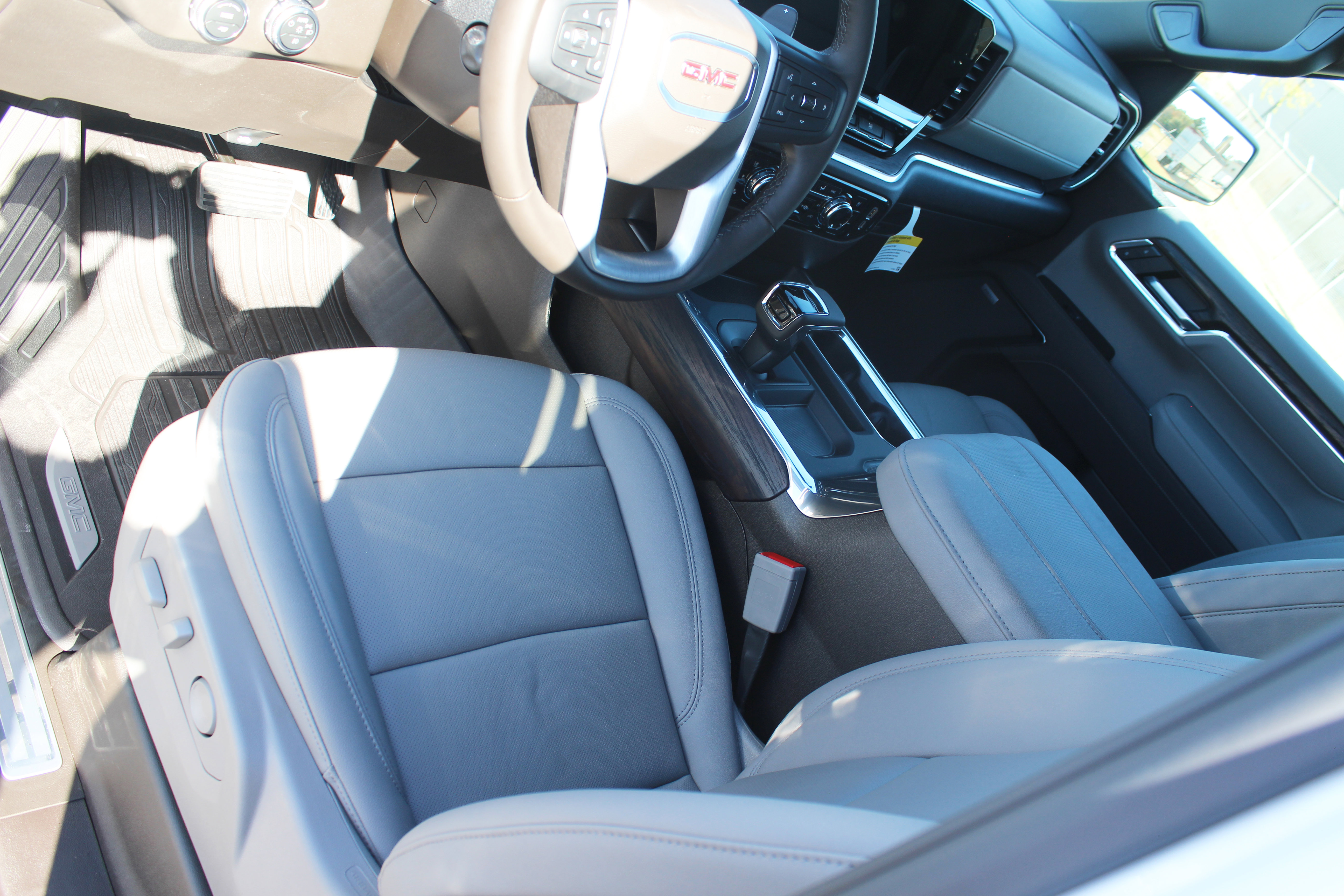 New 2026 GMC Sierra 1500 SLT image 33