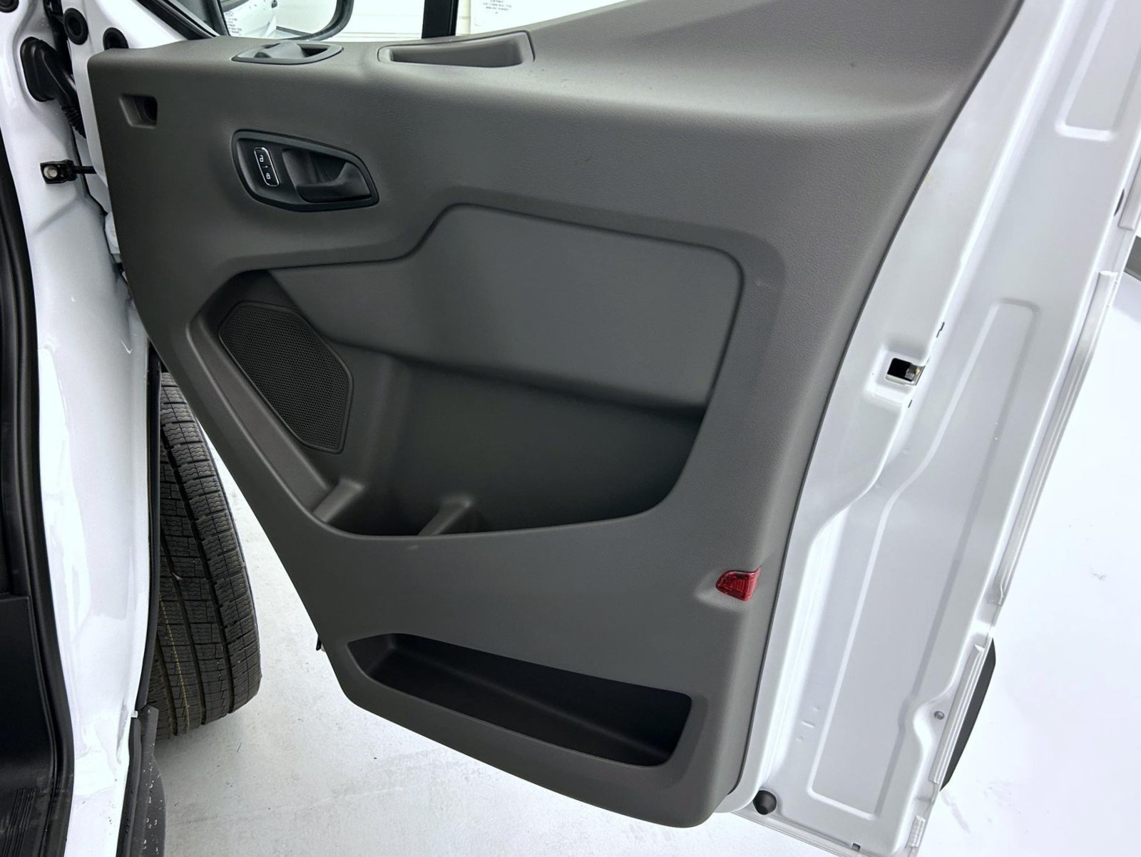 New 2027 Ford Transit 250 148 Medium Roof w/ Load Area Protection Package RWD image 16