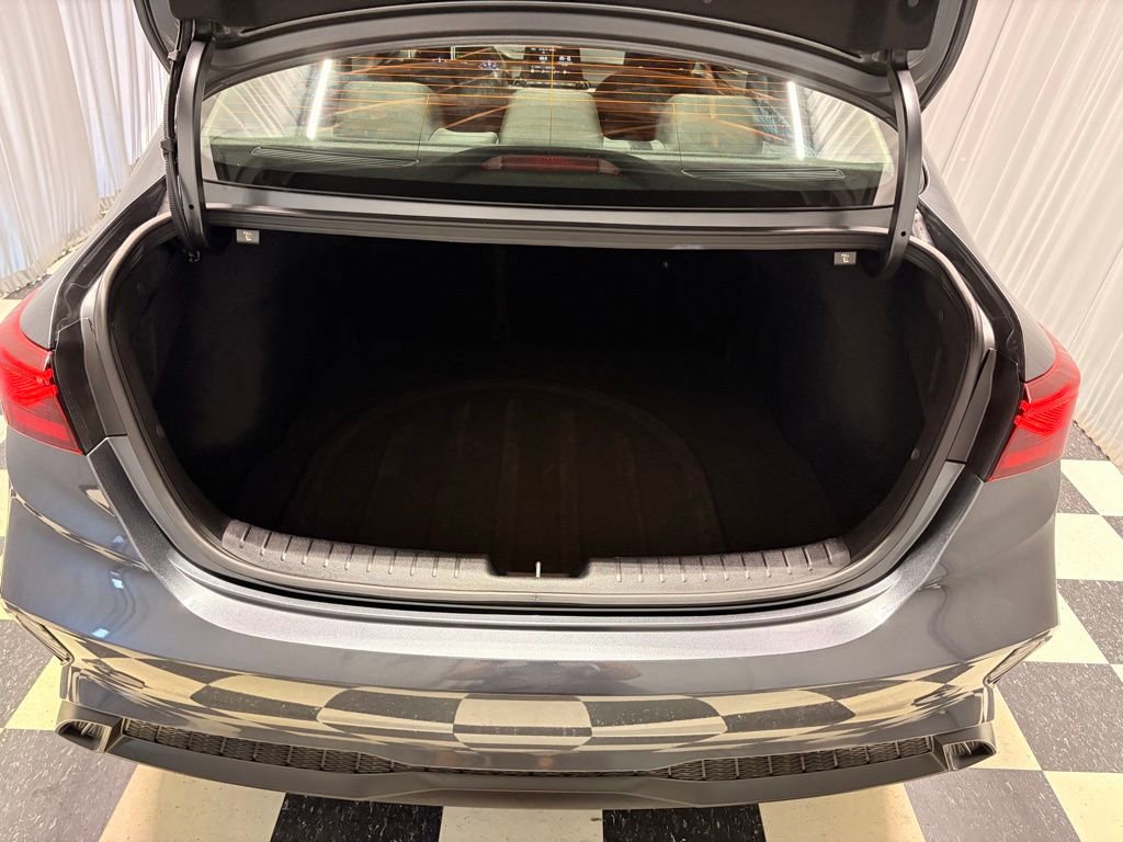 Used 2022 Kia Forte LXS FWD image 7
