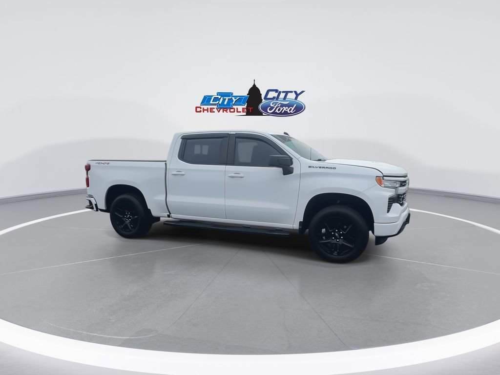 Used 2022 Chevrolet Silverado 1500 RST image 2