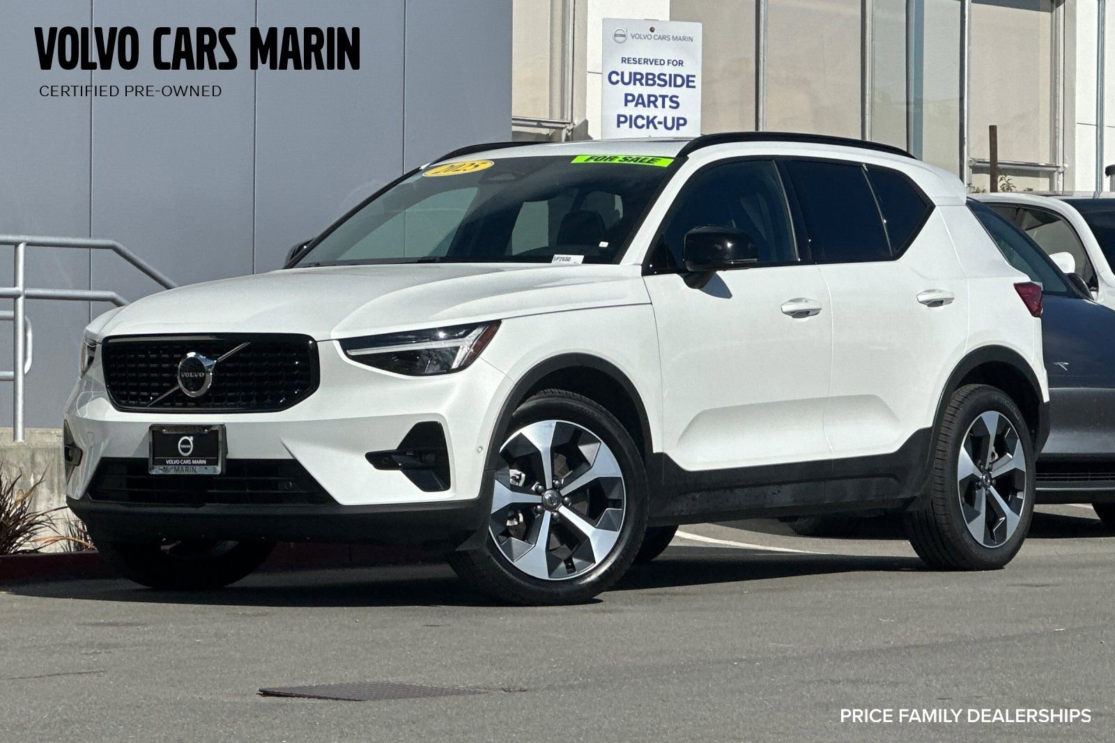 Certified 2025 Volvo XC40 B5 Plus AWD/4WD video 1